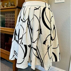 NWT Banana Republic White & Black Skirt Fully Lined - 10